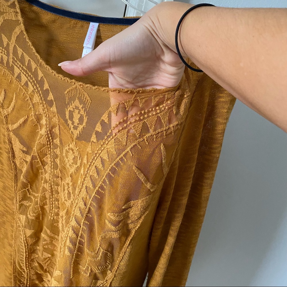 Women’s patterned top